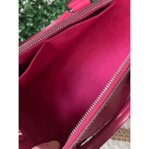 Louis Vuitton Epi Alma Crossbody - Picture 6 of 7